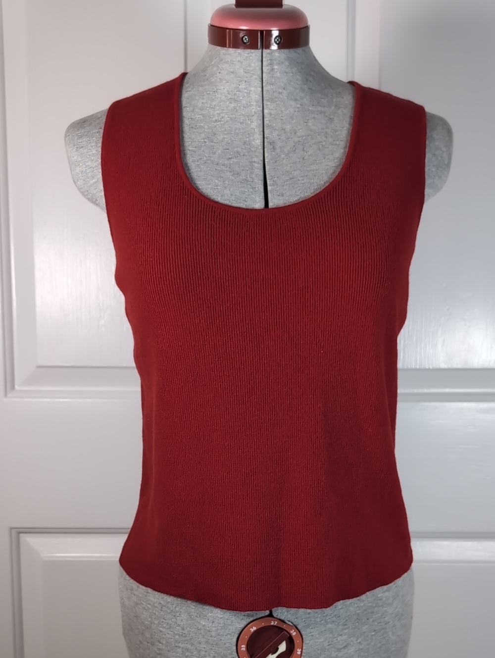St John Knit Tank Top Red Wool Blend Sleeveless Scoop Neck Designer Shell Large